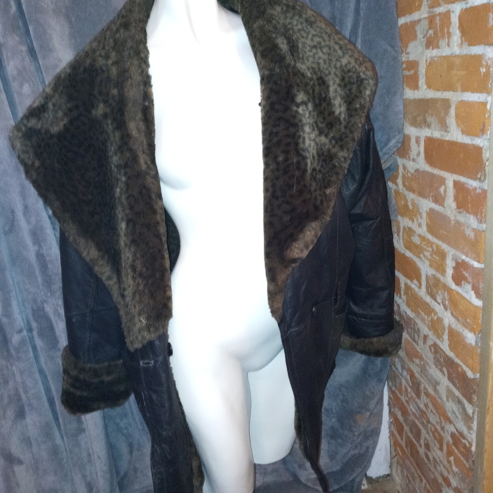 Leather jacket - Picture 4 of 16